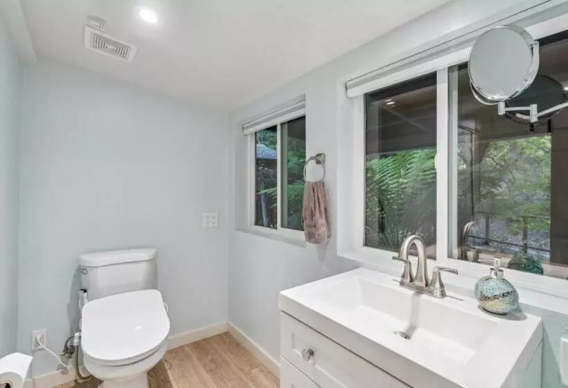 Majatalo Either Way Hideaway