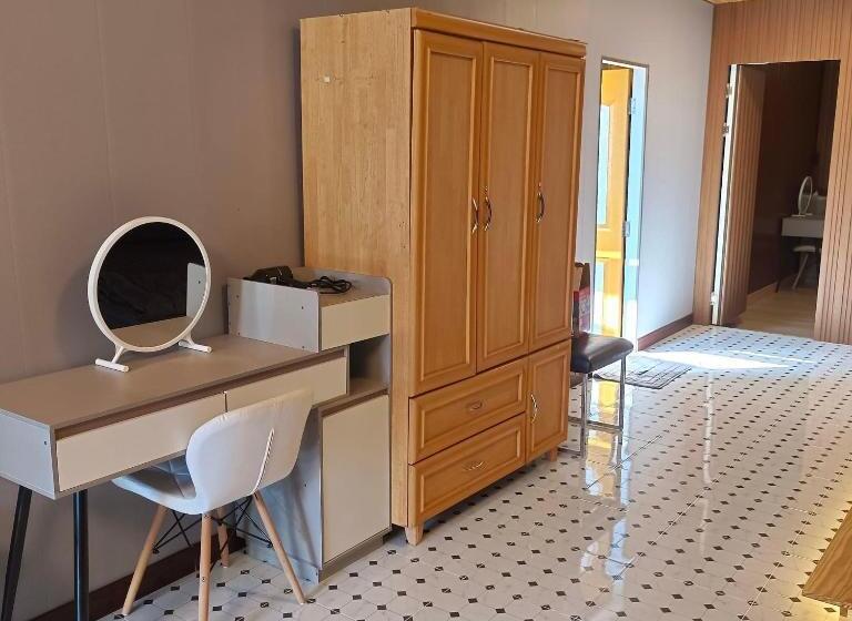 بنسيون Patchara Home