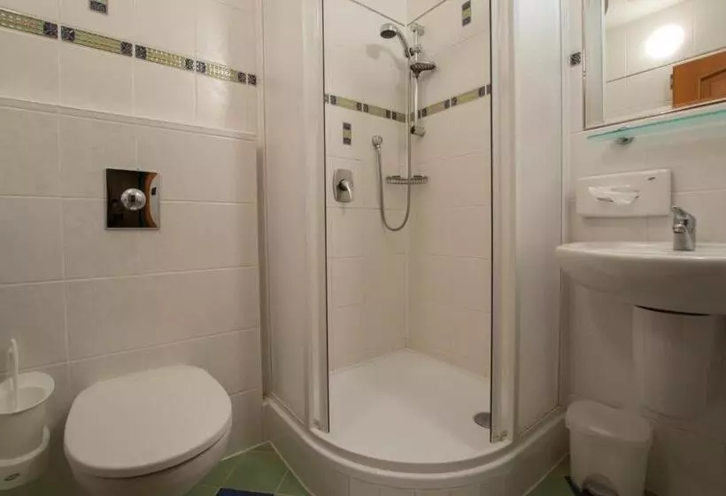 Majatalo Penzion U černého čápa