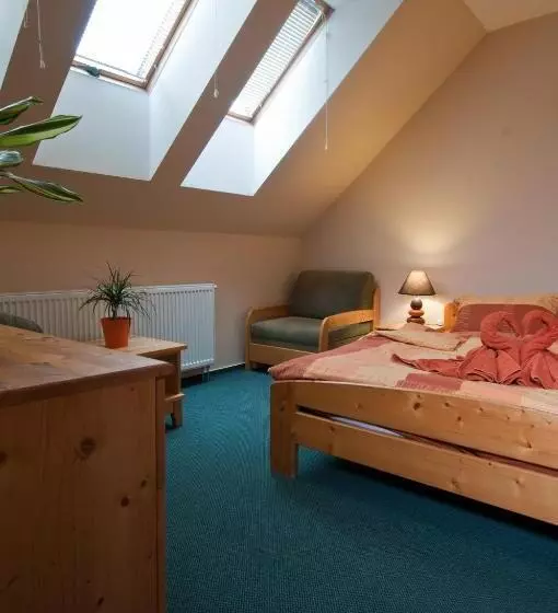 Majatalo Penzion U černého čápa