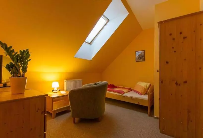 Majatalo Penzion U černého čápa