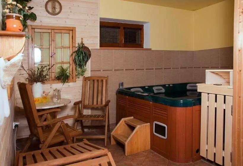 Majatalo Penzion U černého čápa