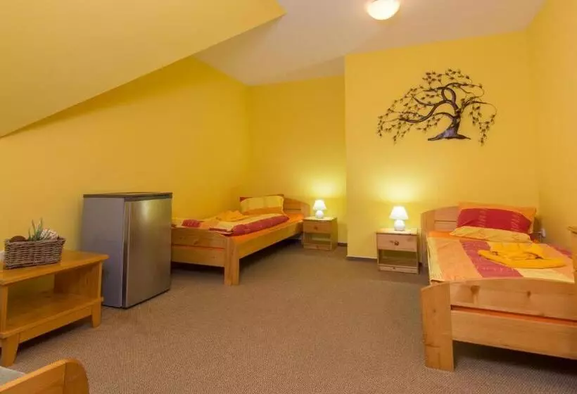 Majatalo Penzion U černého čápa