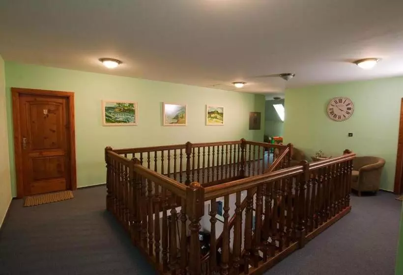 Majatalo Penzion U černého čápa