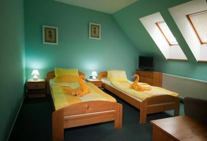 Majatalo Penzion U černého čápa