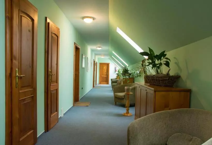 Majatalo Penzion U černého čápa