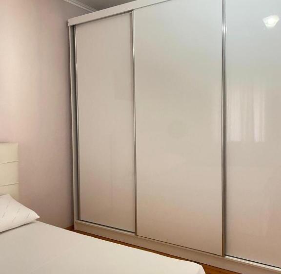 پانسیون Roelka Guest House