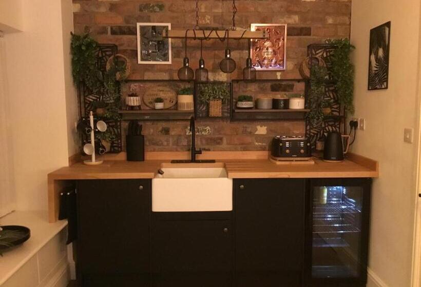 膳宿费 The Coachmans Cottage