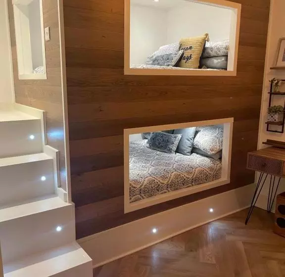 ペンション The Coachmans Cottage