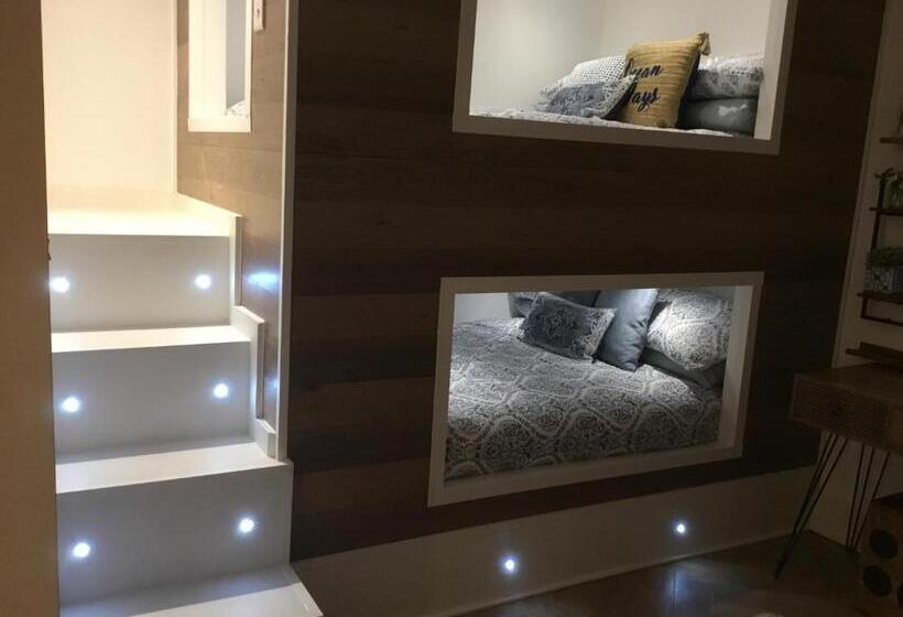 膳宿费 The Coachmans Cottage