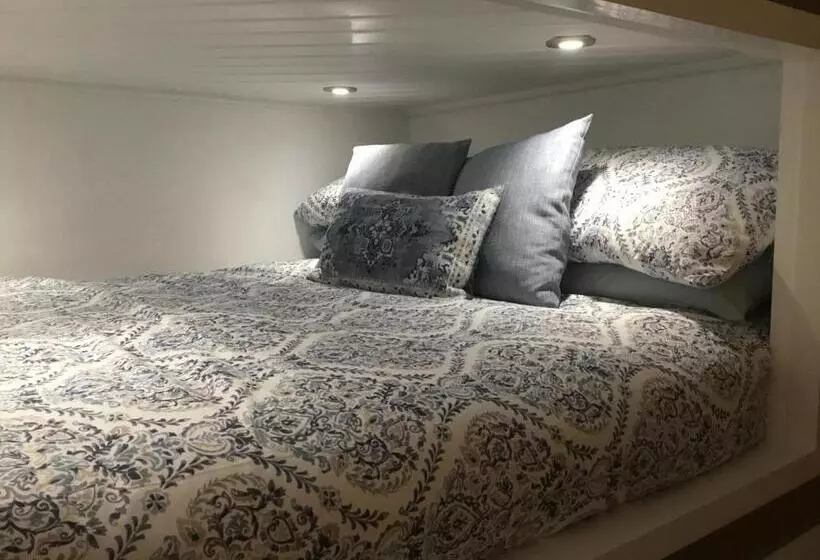 ペンション The Coachmans Cottage