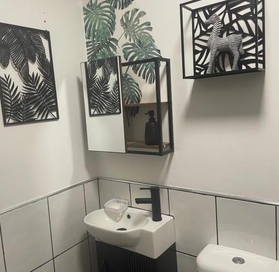 膳宿费 The Coachmans Cottage