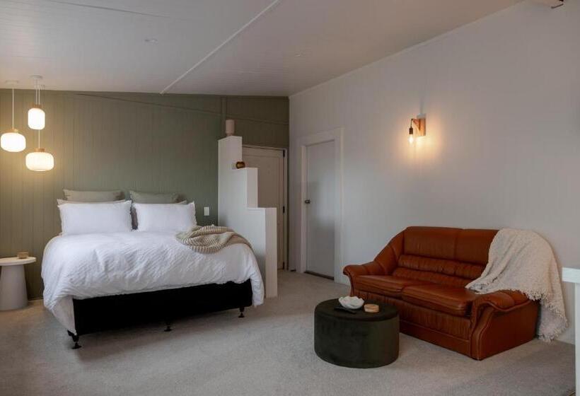 پانسیون The Shed