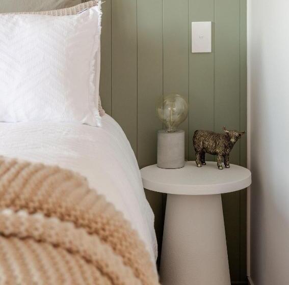 پانسیون The Shed