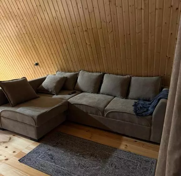 پانسیون Woodlandracha