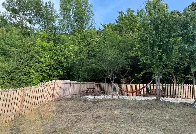 پانسیون Woodlandracha