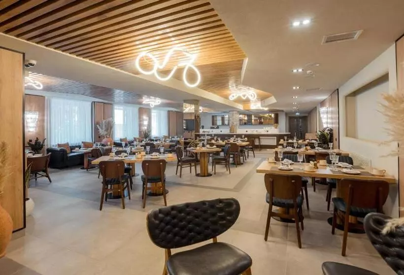 Qazaq Hotel Premium