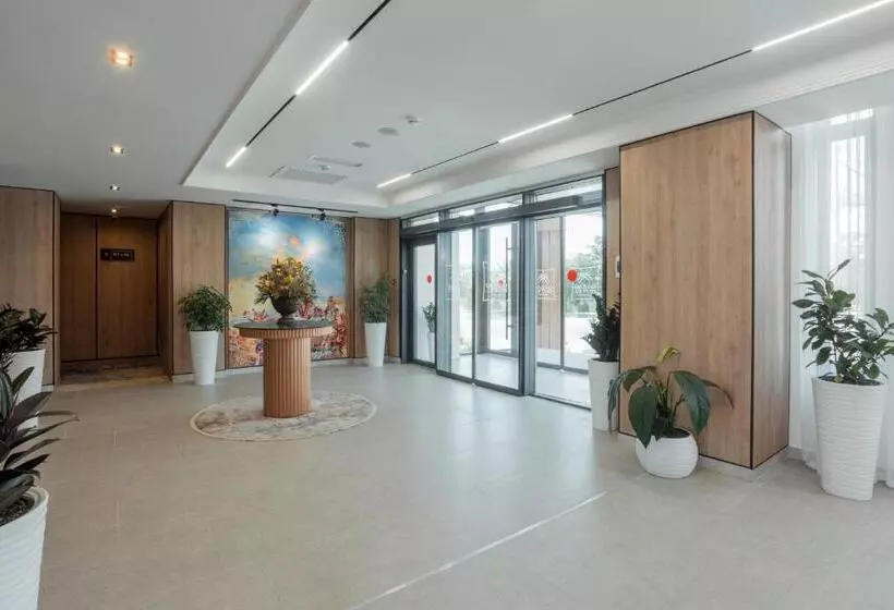 Qazaq Hotel Premium