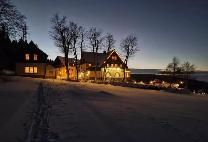 Retkeilymaja Gasthaus Talsperre  Gaststätte Und Pension