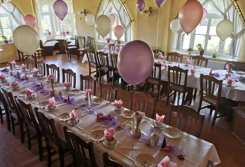 Retkeilymaja Gasthaus Talsperre  Gaststätte Und Pension