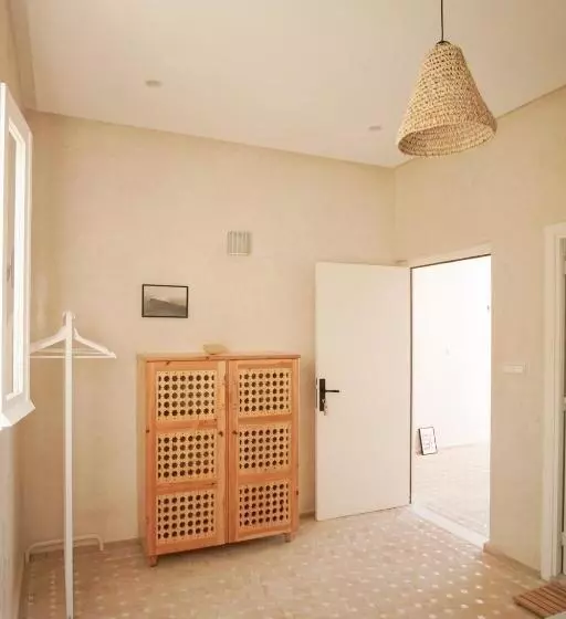 Retkeilymaja The Line Up