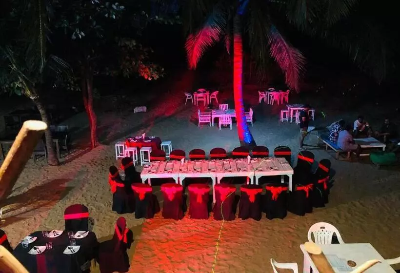 Honey Beach Hostel