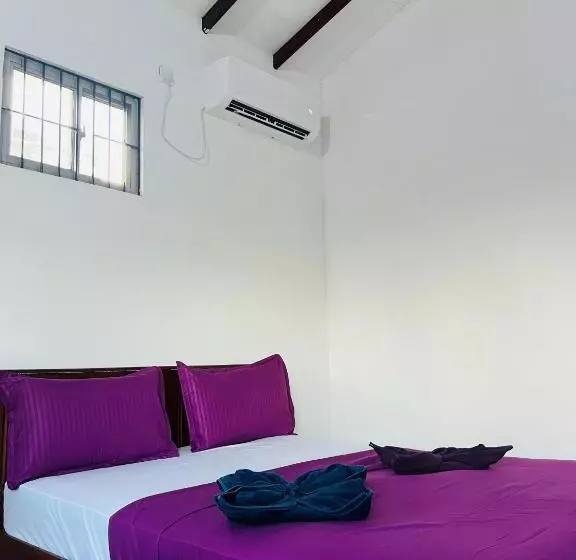Honey Beach Hostel