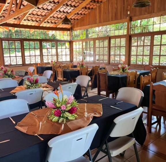 ホテル Arrecife Centro Recreativo Y Hospedaje