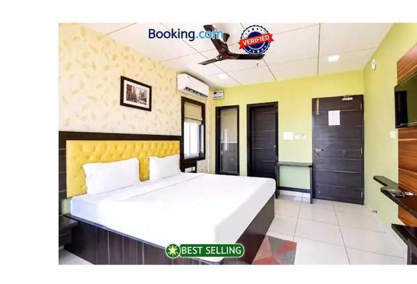 ホテル Royal Crown Puri   A Royal Stay   Fully Air Conditioned With Great Location   Best Seller