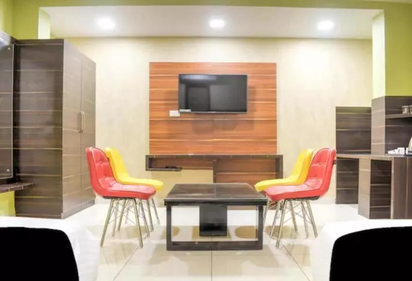 ホテル Royal Crown Puri   A Royal Stay   Fully Air Conditioned With Great Location   Best Seller