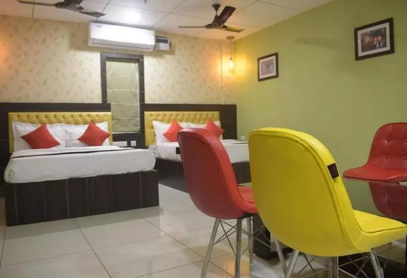 ホテル Royal Crown Puri   A Royal Stay   Fully Air Conditioned With Great Location   Best Seller