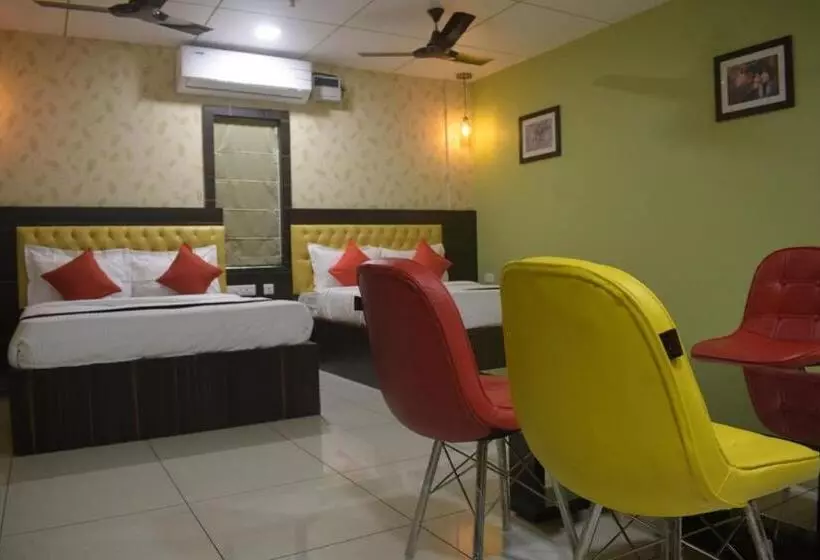 ホテル Royal Crown Puri   A Royal Stay   Fully Air Conditioned With Great Location   Best Seller