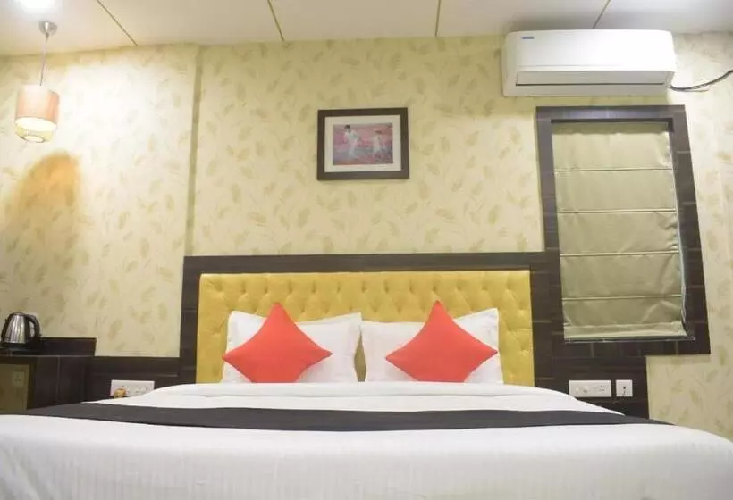 ホテル Royal Crown Puri   A Royal Stay   Fully Air Conditioned With Great Location   Best Seller