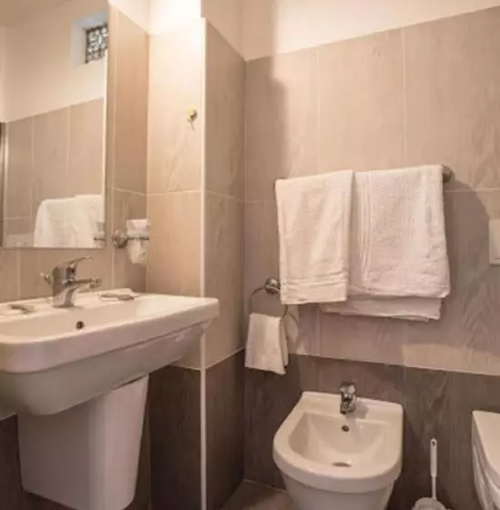 ホテル Royal Crown Puri   A Royal Stay   Fully Air Conditioned With Great Location   Best Seller