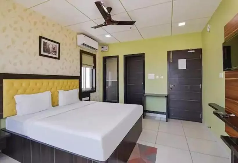 ホテル Royal Crown Puri   A Royal Stay   Fully Air Conditioned With Great Location   Best Seller