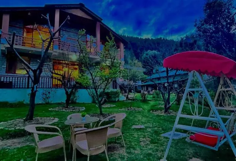 ホテル Satyam Cottage