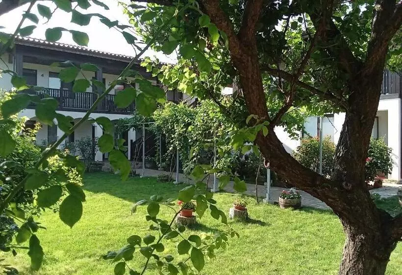 ペンション поповата къща