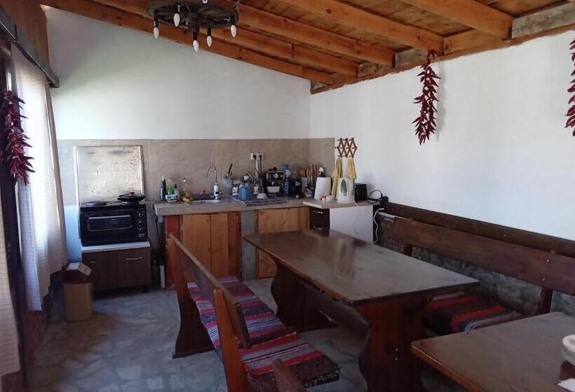 ペンション поповата къща