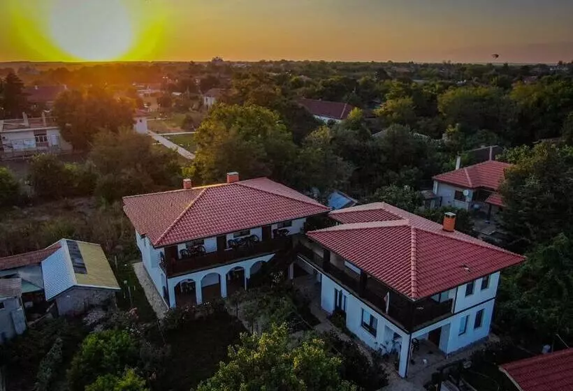 ペンション поповата къща