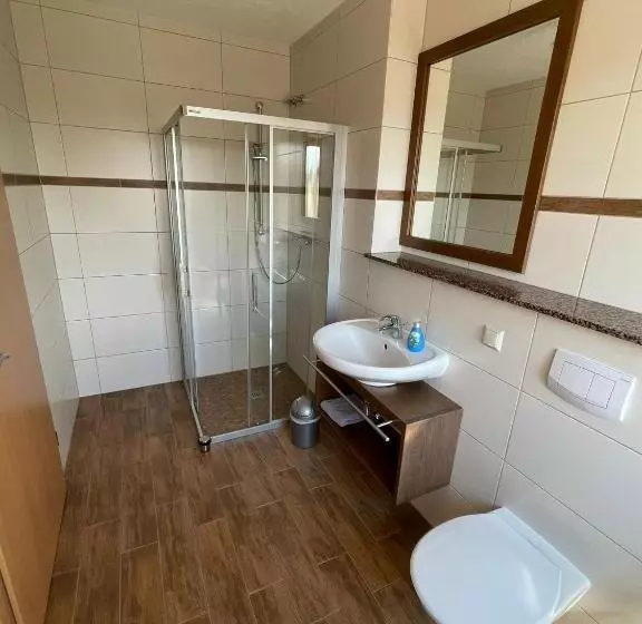 Majatalo Gästezimmer Zum Sonnenhof