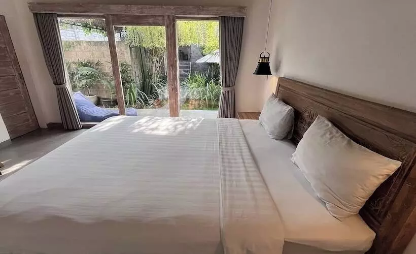 ペンション Pis Bolong Canggu