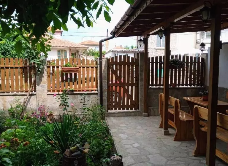 Majatalo Vila Mihnevi