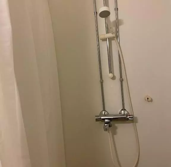 ユースホステル Cheap&shared Rooms In Tornio City