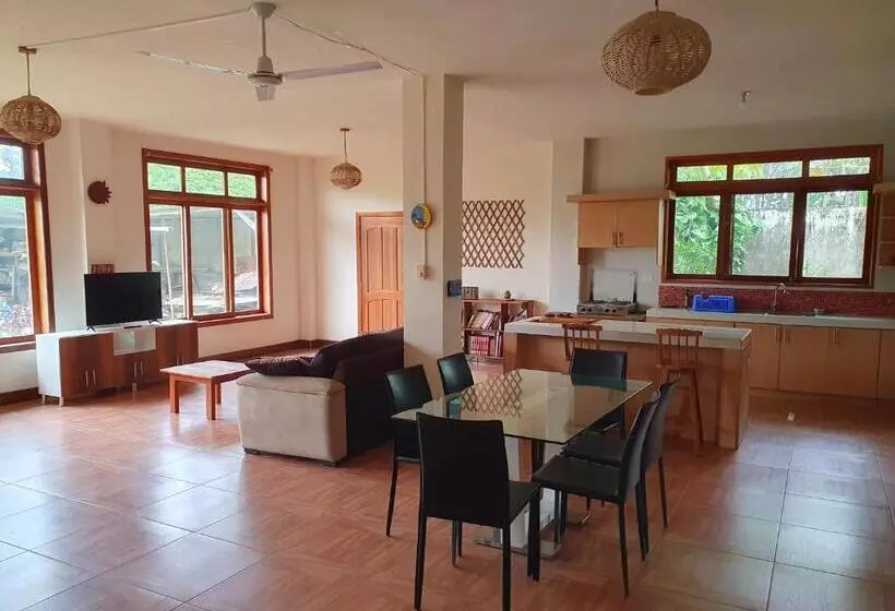 ユースホステル La Villa Del Colibri   Misahualli