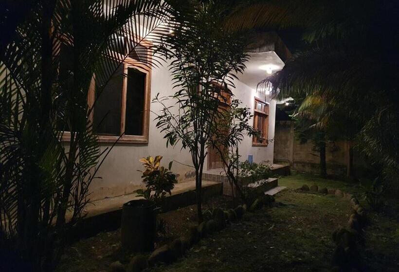 Hostel La Villa Del Colibri   Misahualli