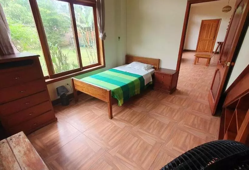 ユースホステル La Villa Del Colibri   Misahualli