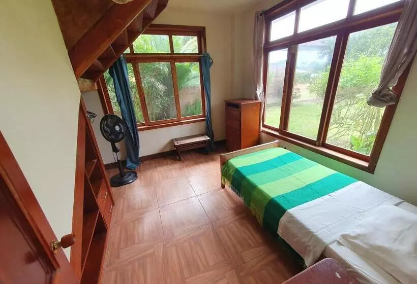 ユースホステル La Villa Del Colibri   Misahualli