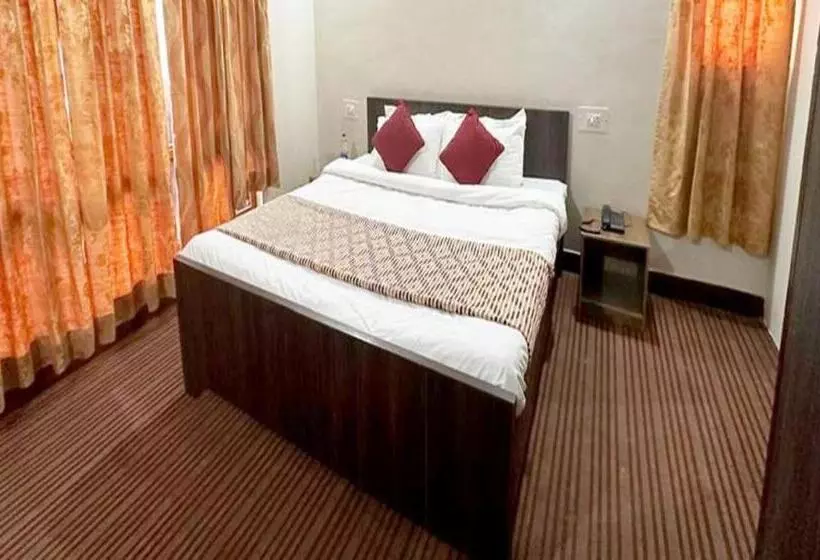 Fabhotel The Legend Residency