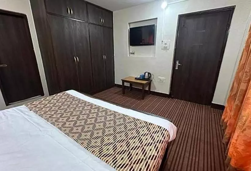 Fabhotel The Legend Residency