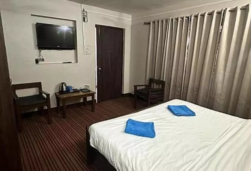 Fabhotel The Legend Residency